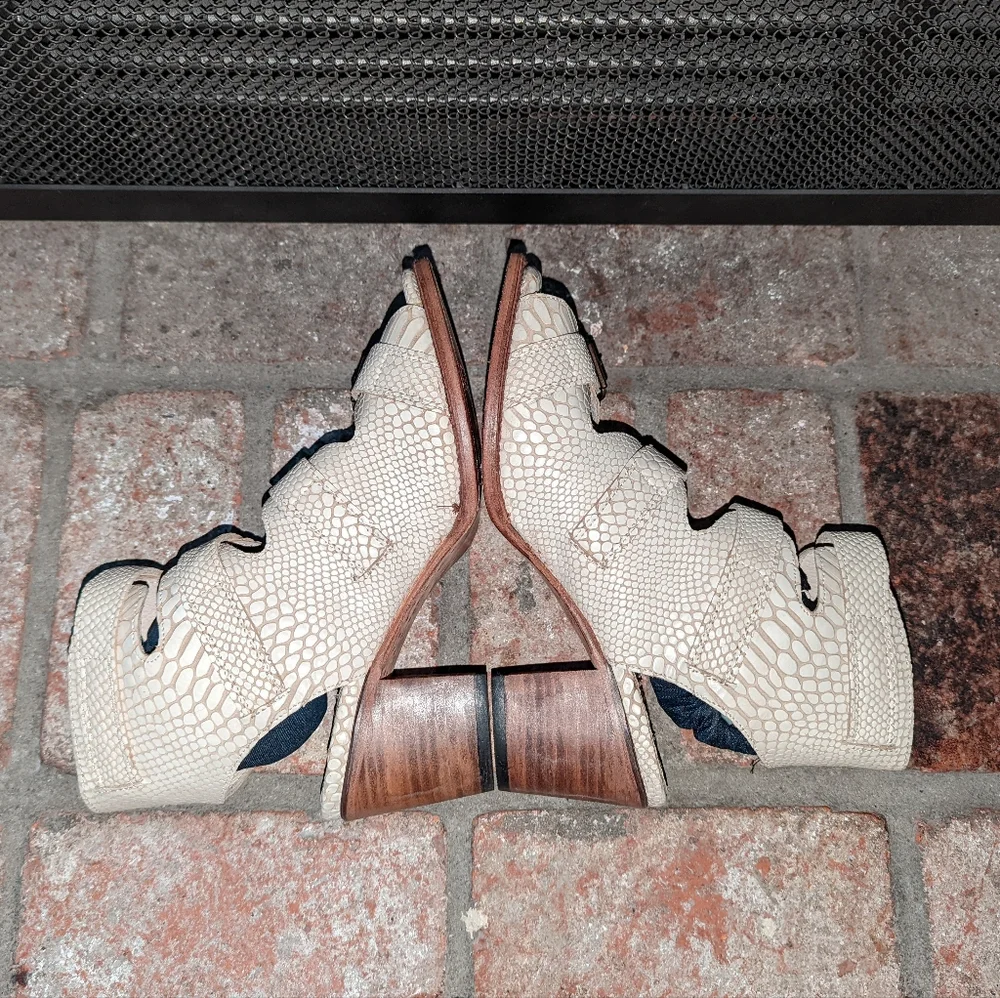 Freebird by Steven new freebird